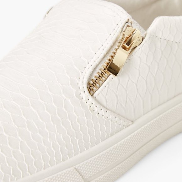 #NWT - SLIP ON SNEAKER W/ DECORATIVE ZIPPER - Picture 4 of 8